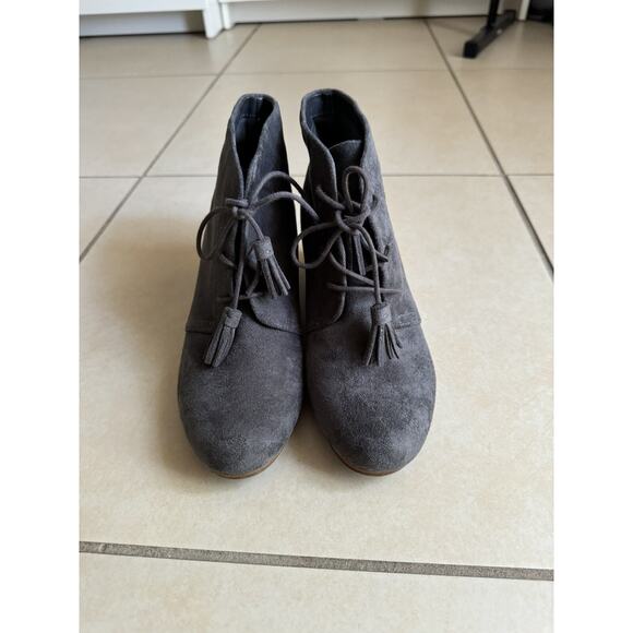 Dr Scholls Women Boots Size 8 Gray Suede Ankle Bootie Lace Up Wedge Shoes - Picture 3 of 7